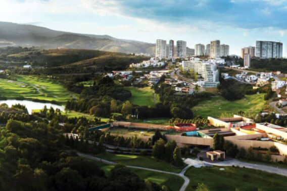 Macrolote comercial 18,190 m2 en residencial con campo de golf, venta Estado de Mexico