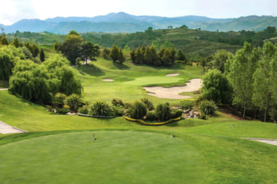 Commercial macro lot 5,338 m2 in community with golf course, for sale State of Mexico.