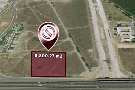 Commercial land of 8,800 m2 on avenue, for pre-sale in Querétaro.