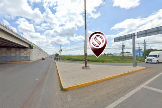 Macrolote Comercial en zona industrial, en venta, a un lado del Aeropuerto de Quer&eacute;taro.
