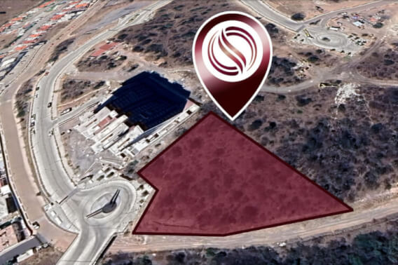 Macrolote mixto de 5,327 m2 en desarrollo urbano vertical, venta Quer&eacute;taro.