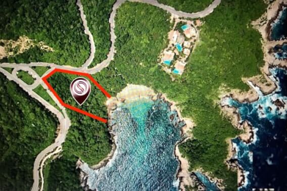 Beachfront land for sale in Huatulco, 57 meters of beach, Land use: residential-tourist Ideal for bo