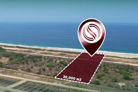 Terreno Frente al Mar con 100 m de Playa en Puerto Escondido, Oaxaca.