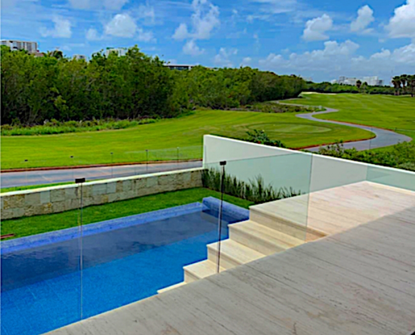 5 bedroom house with pool, golf course view for sale in Puerto Cancun |  Selva & Co Realty