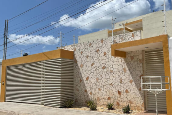 Home with solar panels and private pool for sale in Santa Rita Cholul