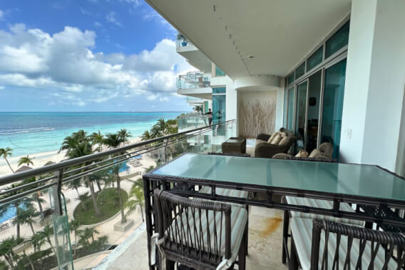 Luxury Oceanfront Condo for Sale, Hotel Zone, Canc&uacute;n
