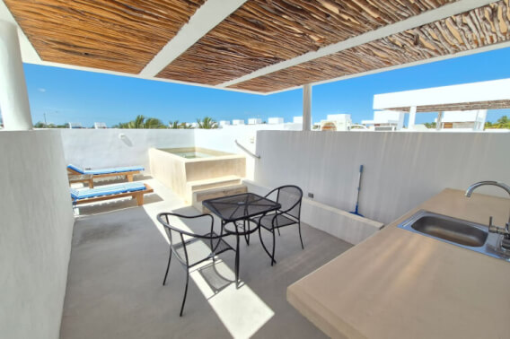 House steps from the ocean with rooftop plunge pool for sale, Chelem, Yucat&aacute;n