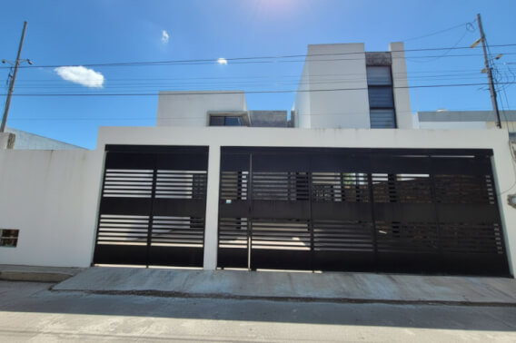 Furnished house with large garden for sale, Cholul, M&eacute;rida