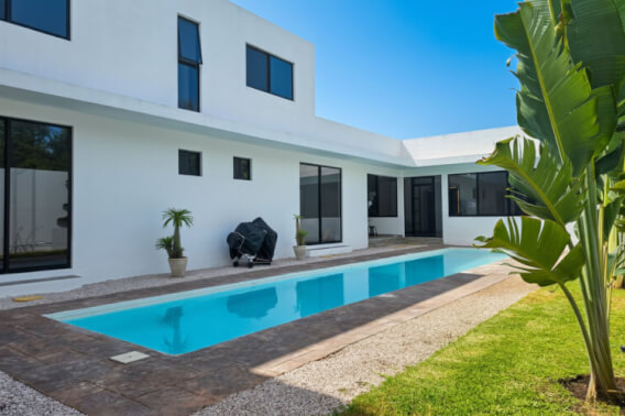 Furnished house in private community with clubhouse, La Rejoyada