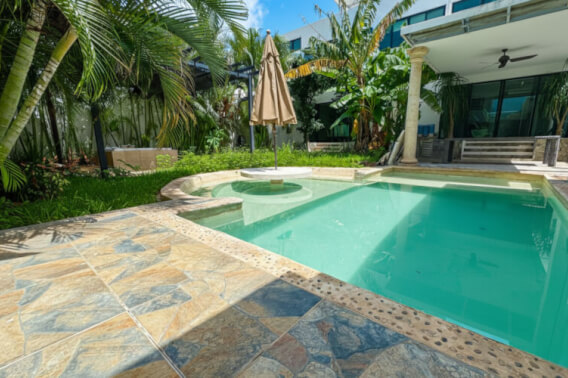 House with Private Pool, 3 spot parking, gym, for Sale, Montebello, M&eacute;rida