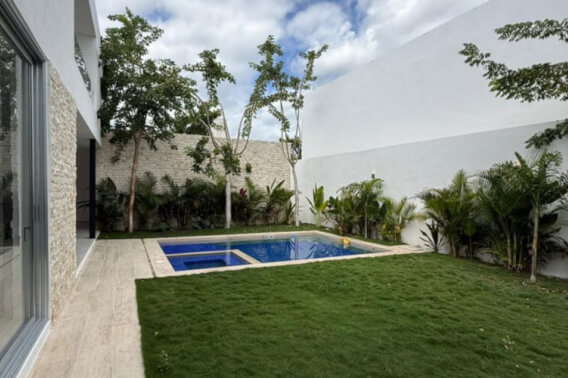 House with Private Pool, Wine Cellar, and Garden for Sale, Residencial El Origen, M&eacute;rida