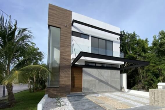 House with private pool, double height, in residential Rio, for sale Cancun