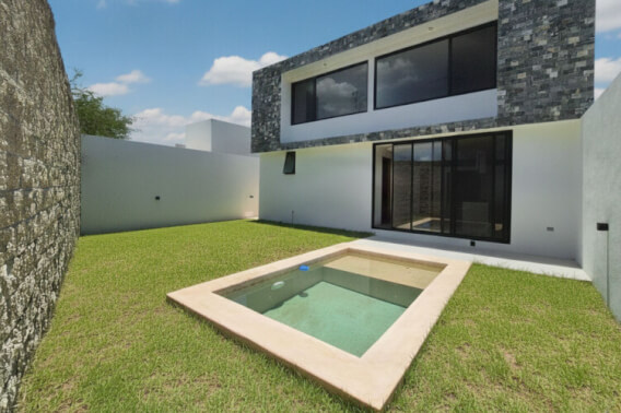House with Private Pool for Sale in Tamanche, M&eacute;rida
