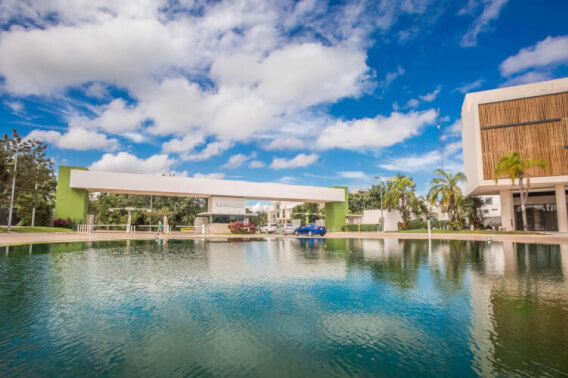 House with Private Pool for Sale in Huayac&aacute;n, Canc&uacute;n