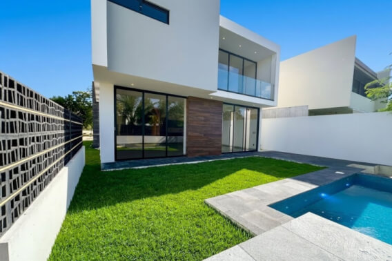 House with private pool for sale, Lagos del Sol, Canc&uacute;n