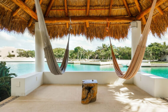 Stylish Waterfront Escape with Pool &ndash; Puerto Aventuras