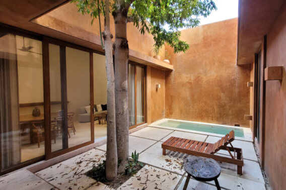 House with private pool, double-height living room, terrace, for sale, downtown Merida