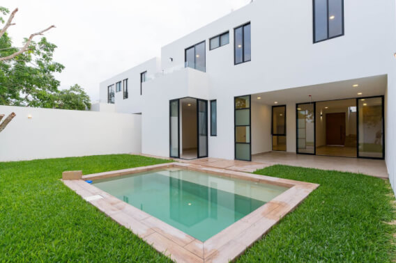 House with private pool and clubhouse, for sale, Cholul, M&eacute;rida