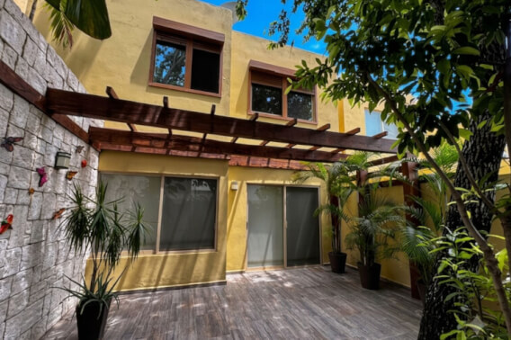House with solar panels, tree-lined terrace, clubhouse, for sale, Allegranza, Playa del Carmen
