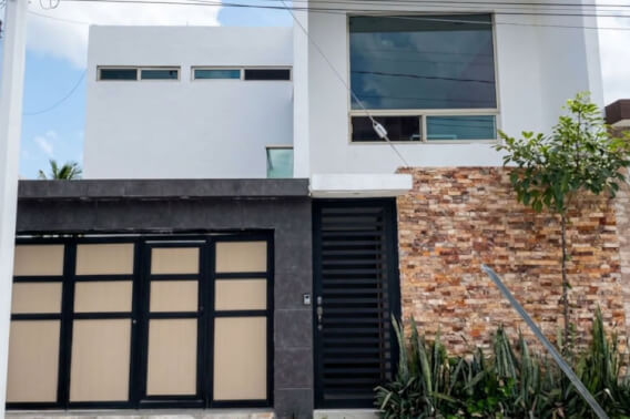 House with terrace adaptable into 2 apartments for sale, Flamingos, Cozumel