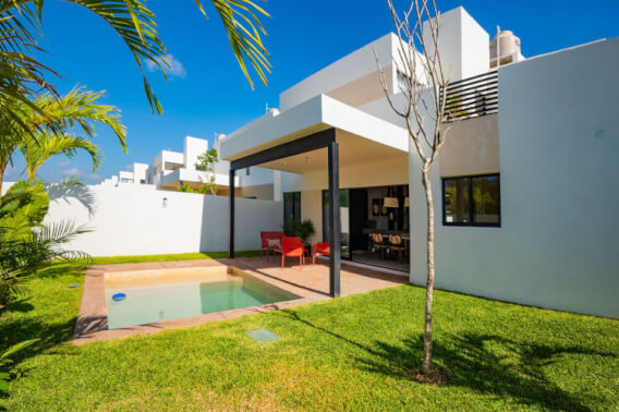 Two-story house with garden and terrace, for sale, Real Montejo, M&eacute;rida