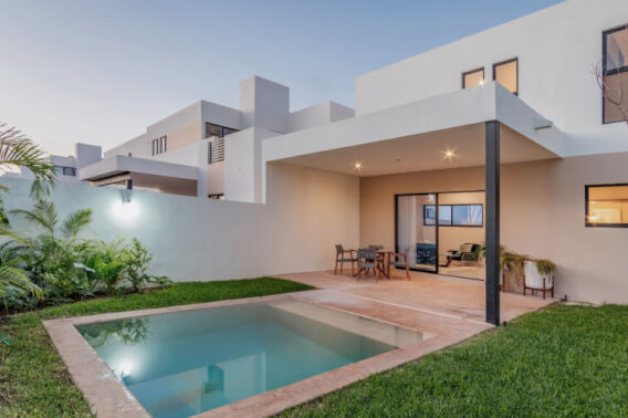 Two-story house with terrace and garden, for sale, Real Montejo, M&eacute;rida