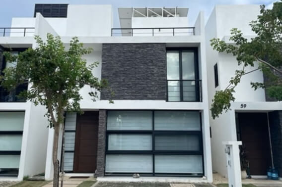 Luxury Home with Rooftop and Solar Power for Sale &ndash; Tulum Country Club, Tulum