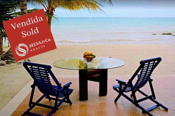 Beachfront house for sale Tulum, in Tankah Bay, pool and 25 meter beach.