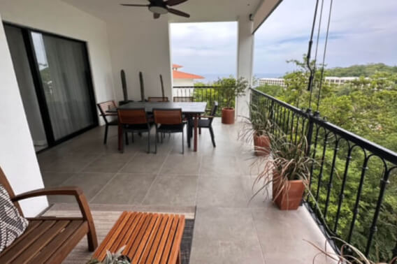 Condominio con vista al mar, area de lavado, alberca, cerca de Playa Arrocito, en venta Huatulco