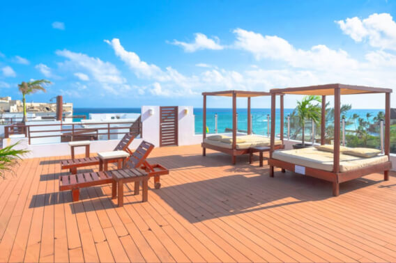 Condo 200 meters from the beach, ocean-view pool, for sale in Cocobeach.