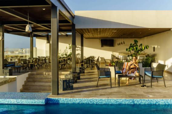 Apartment steps from the beach, ocean view terrace, in Playa del Carmen.