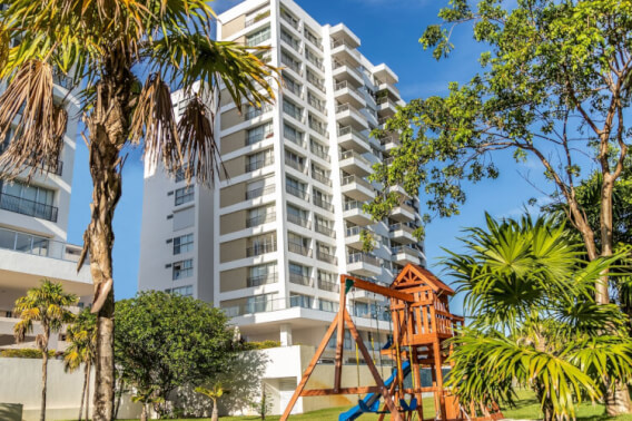 Condo with balcony in a gated community for sale, Zona Hotelera, Canc&uacute;n