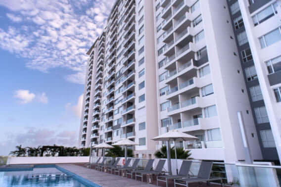 Apartment with tennis court, Pool and Jacuzzi for sale, Hotel Las Americas Cancun.Apartment with tennis court, Pool and Jacuzzi for sale,