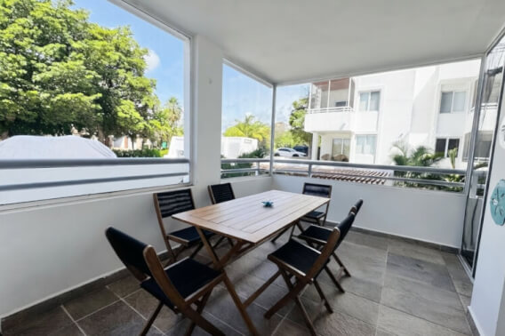 Condo with lock-off layout and balcony overlooking nature, for sale