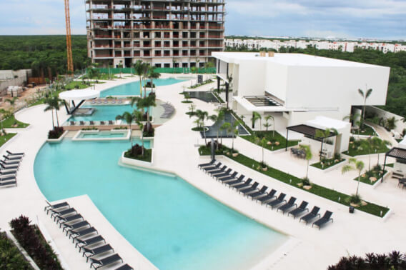 Condo with more than 25 amenities for sale, Huayac&aacute;n, Canc&uacute;n