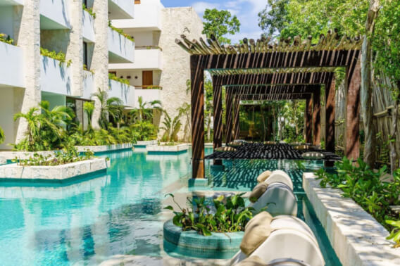 Condo with lock off system, marble floors, pool rest net and wet lounge chairs, storage, private terrace. 5 minutes from the beach, for sale