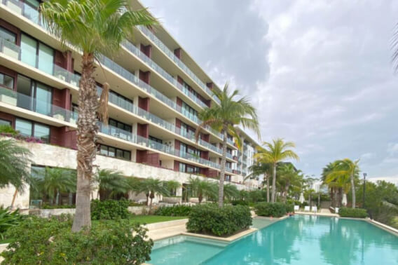 Apartment with Terrace and Pool for Sale, Hotel Zone, Puerto Cancun