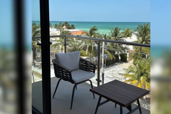 Ocean view condo, 50 meters from the sea, private balcony, pool, in pre-sale Yucatan