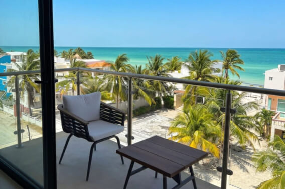 Condo with ocean view, swimming pool and bar, for sale