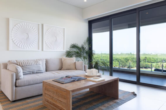 Condo overlooking the sea in modern and sustainable biulding, golf course and nature reserve. Fully equipped and with amenities