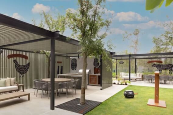 383 m2 apartment with family room, maids room, laundry area, 30 amenities, 13,000 m2 of green areas, in Fuentes del Pedregal, for sale