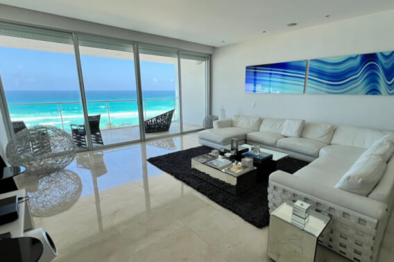 Oceanfront luxury condo, for sale, in Emerald, Hotel Zone, Cancun