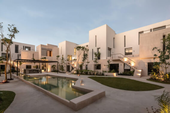 Two-story apartment with garden, pool, Zen terrace, for sale, M&eacute;rida.