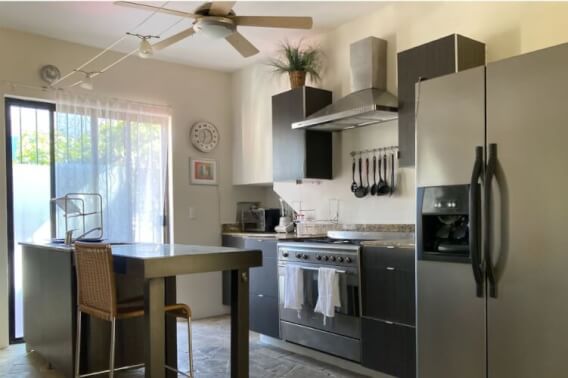 Condo in La Crucecita, Huatulco downtown, for sale.