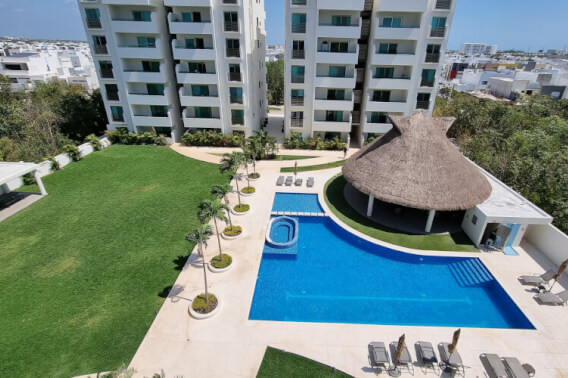 Condo for sale with recreational and semi-Olympic pools