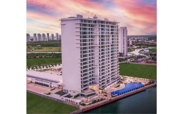 Marina front apartment, views of the golf course and nature reserve