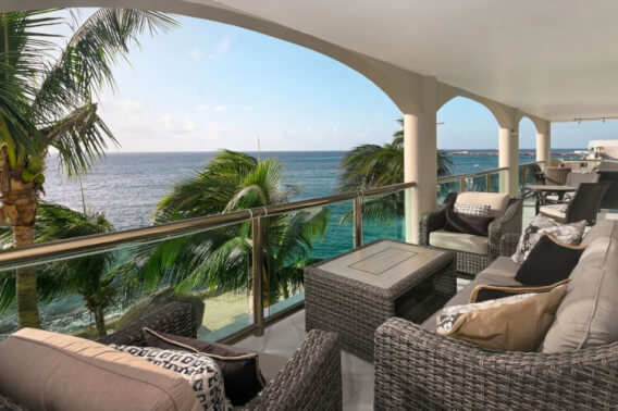 Remodeled beachfront condo with terrace and amenities for sale