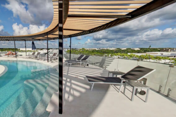 Furnished studio with 360&deg; pool for sale at a reduced price, La Veleta, Tulum