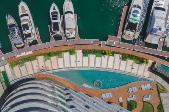 Hermosa vista al mar y la marina, departamento con amenidades: alberca infinity, spa, gimnasio, area lounge, salon de eventos, lobby