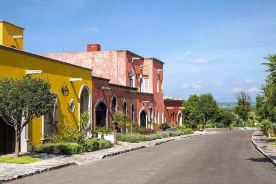 1,061 m2 lot in luxury community with amenities, for sale San Miguel de Allende.